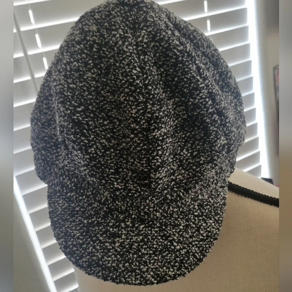 Apt. 9 Paperboy hat. NWT. Great Fall Look